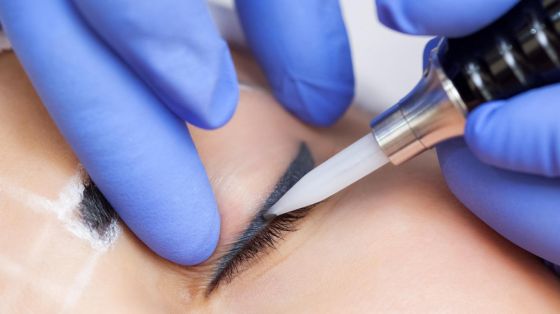 Permanent eyeliner